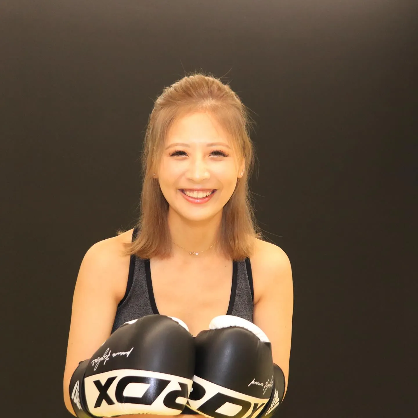 友達、家族、恋人、誰かしら近くにいます。